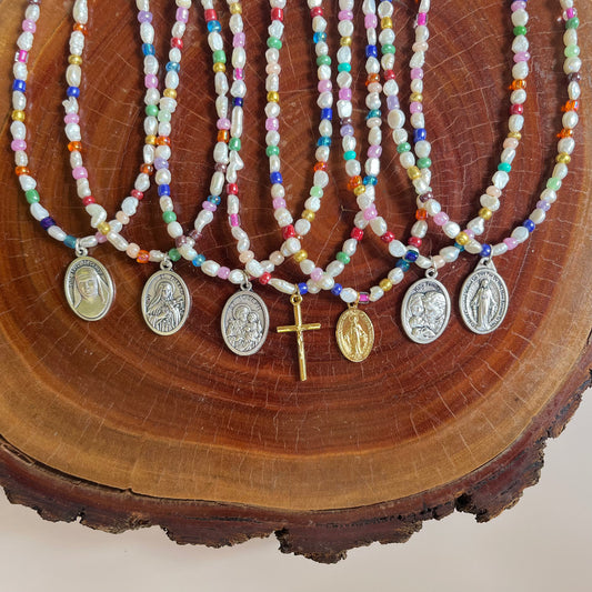 Pearl Necklace with Holy Medal of your choice